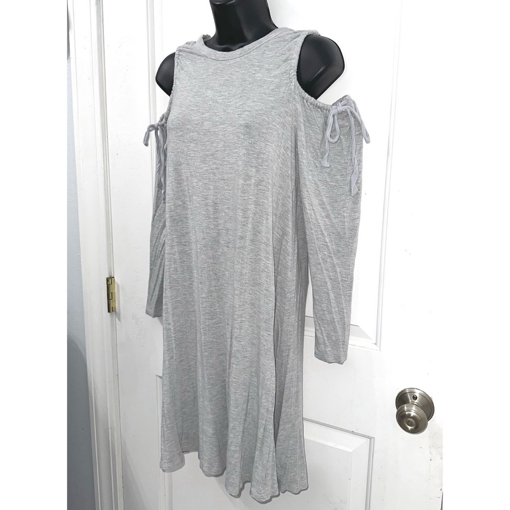 American Eagle Heather gray cold-shoulder swing dress featuring long sleeves - Picture 3 of 6